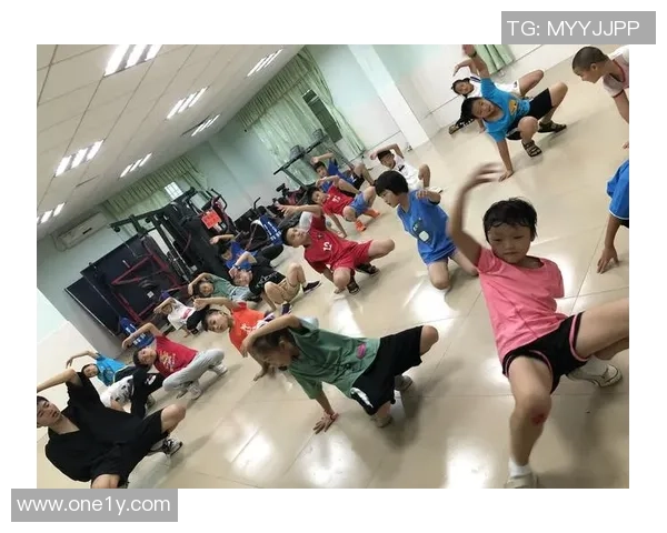 舞动人生：王娜在街舞世界中的探索与成长之路