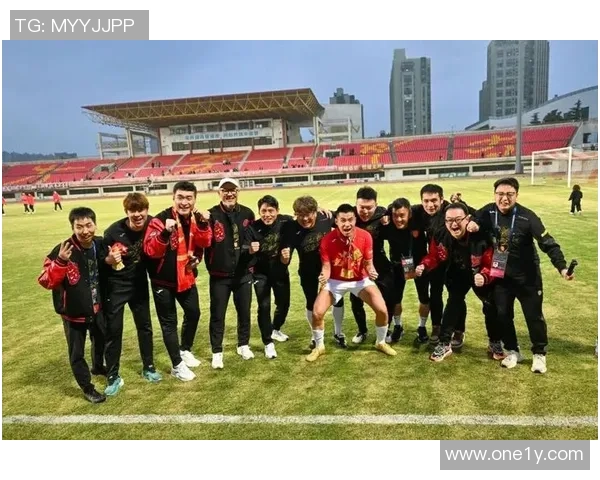 足球的日子里我们追逐梦想与激情的青春岁月