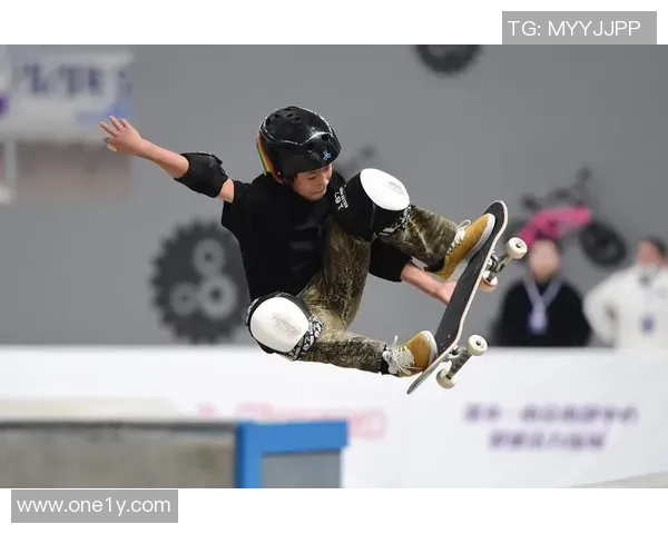 南京滑板队边路渗透战术解析与实战应用探讨